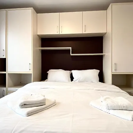 Schiller Flats 1 Brasov